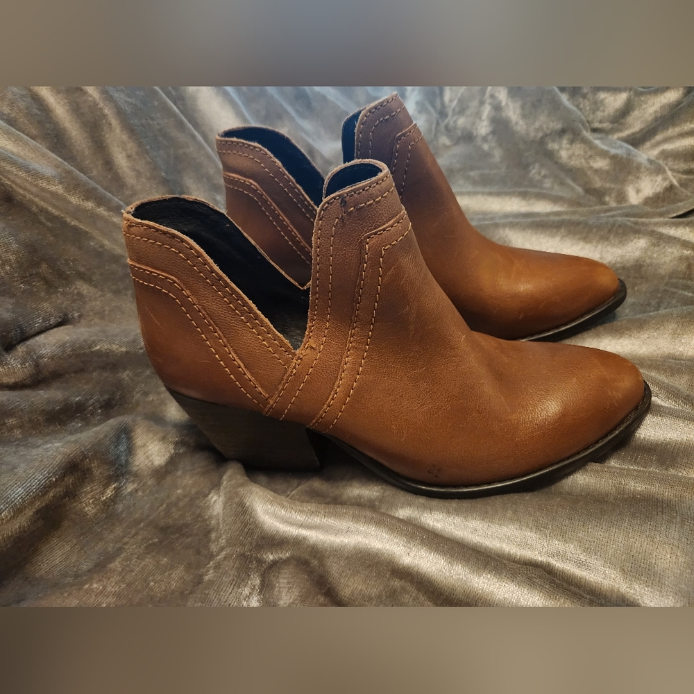 8.5M Aliee Steve Madden Brown Leather Ankle Boots, Round Toe, Designer